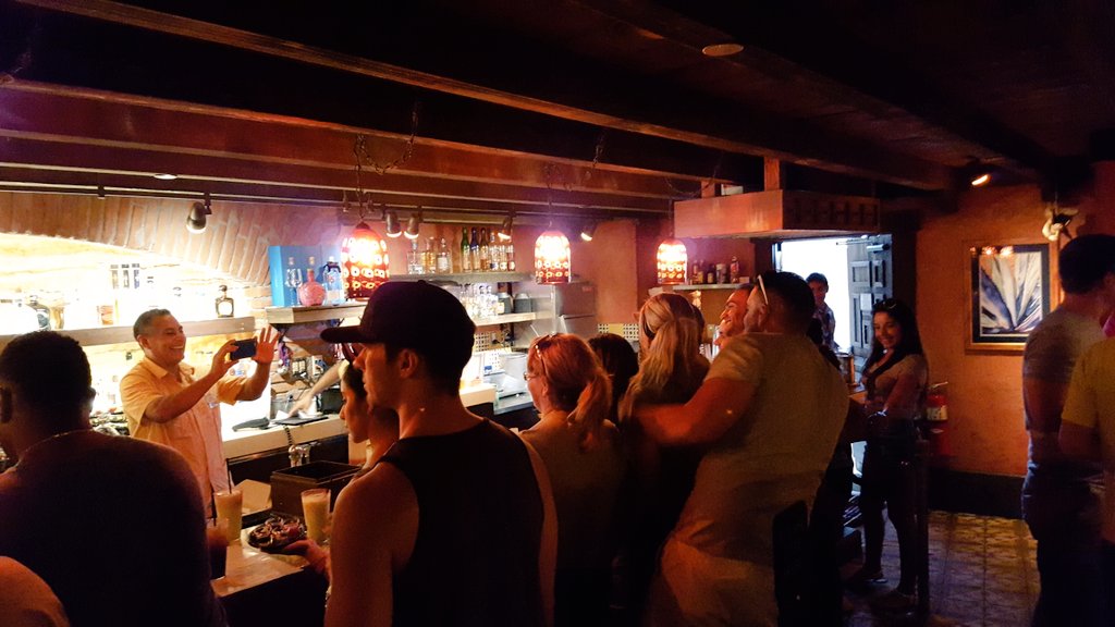senoritalacava's tweet photo. #PepesFanClub @cavadeltequila #lacavafest #teamlacava #f&w https://t.co/LQCsgYRoqH