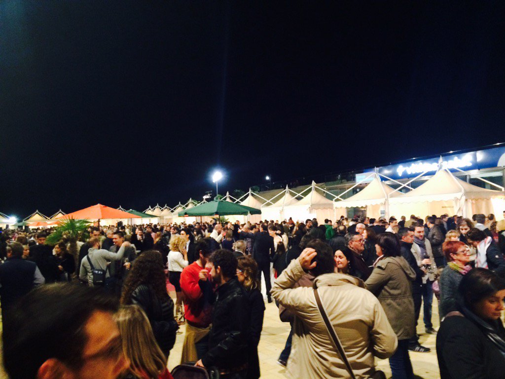 VilavinitecaNoe's tweet photo. Comença la Festa!! #noesunsecret #vifest Lleida bona terra bons #vins @vilaviniteca https://t.co/EcJL3icnBn
