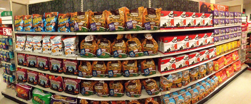 GOSREED's tweet photo. Ready for weekend Halloween candy sales @Hueypritchett @RodneyLast @AmyMaigret https://t.co/W5zDi5i3T2