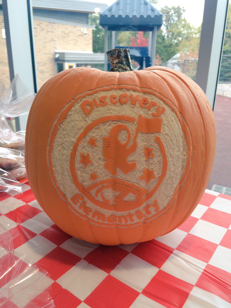 MrsDeLashmutt3's tweet image. The coolest @DiscoveryAPS Explorer pumpkin ever!! @DiscoveryESPTA