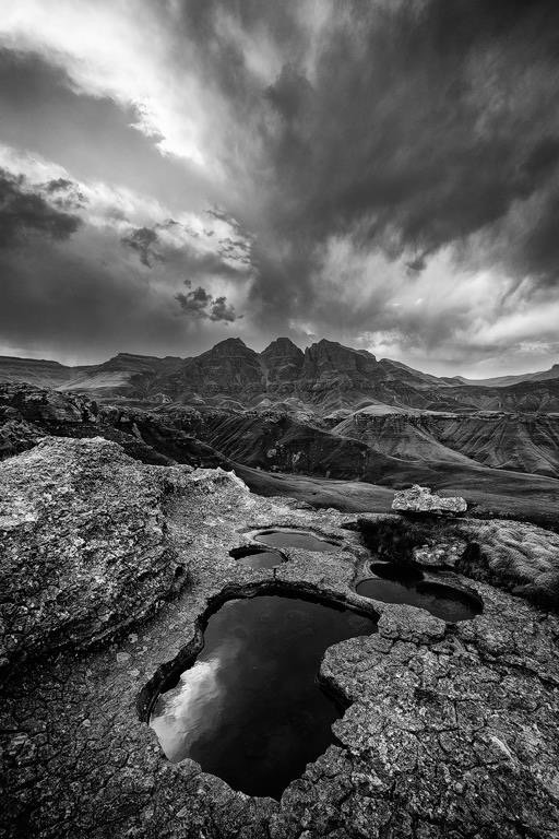 GoogsMark's tweet photo. Bushman's Knuckle.
Drakensberg. https://t.co/RDp29NWOmN