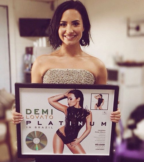ddlovatosteam_'s tweet photo. waitin for you is amazing love it!! #TEAMlovatics https://t.co/POukiOJsEP
