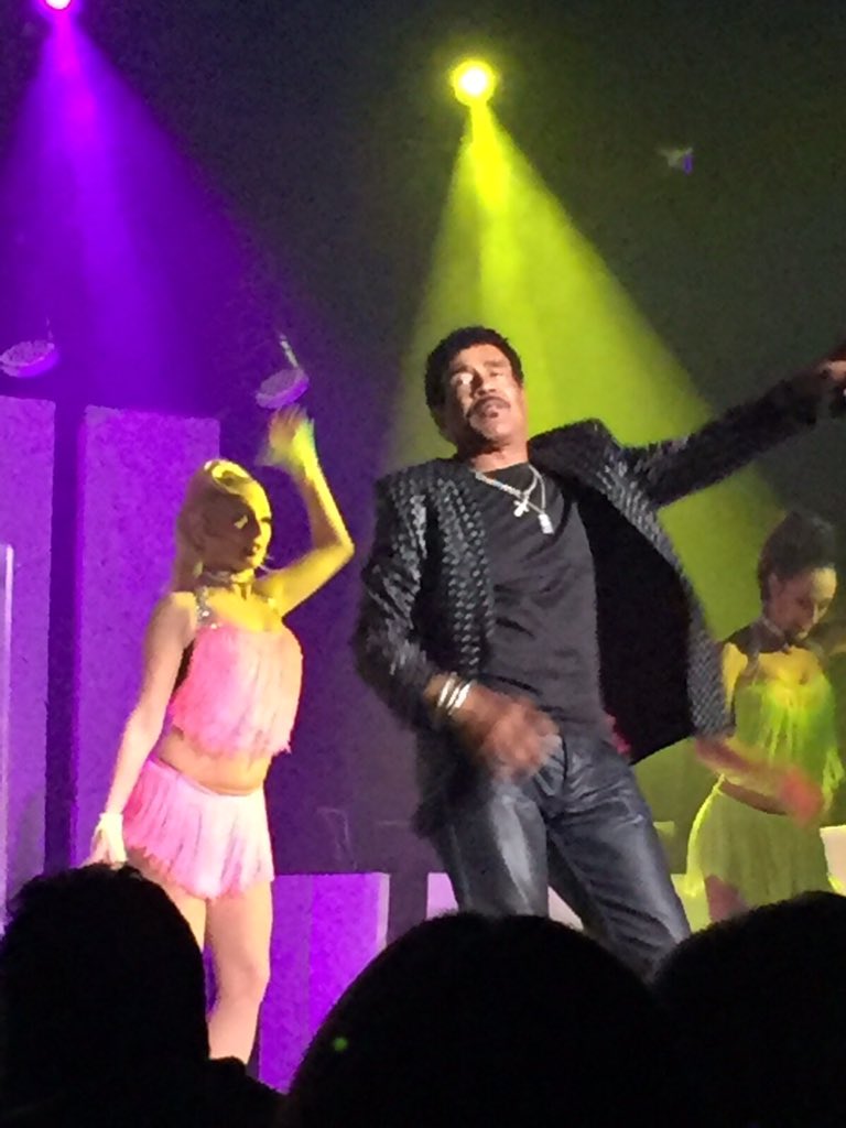 Djnizz's tweet photo. @chris_kammy Are you doing a bit of part time Lionel Ritchie impersonating in Blackpool? #unbelievablelikenessjeff https://t.co/1AVW4S4vEE
