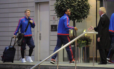 ManUtdStand's tweet photo. Photo: Bastian Schweinsteiger and Anthony Martial arriving at the Lowry today #mulive [men]: https://t.co/xMbNcHj8CX https://t.co/cYsDsm6Mod
