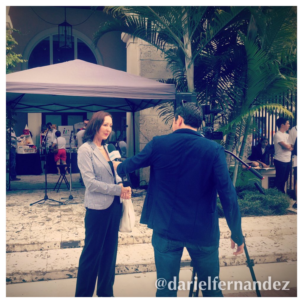 darielfernandez's tweet photo. EENTU
 @eentutv  #eentu #eentunews @coralgables
@OdliInc #lafestaitaliana @GablesMuseum https://t.co/BBYsPCnfnV
