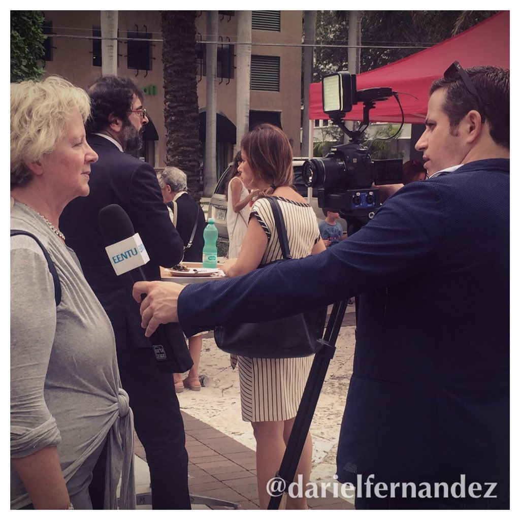 darielfernandez's tweet photo. EENTU
 @eentutv  #eentu #eentunews @coralgables
@OdliInc #lafestaitaliana @GablesMuseum https://t.co/BBYsPCnfnV