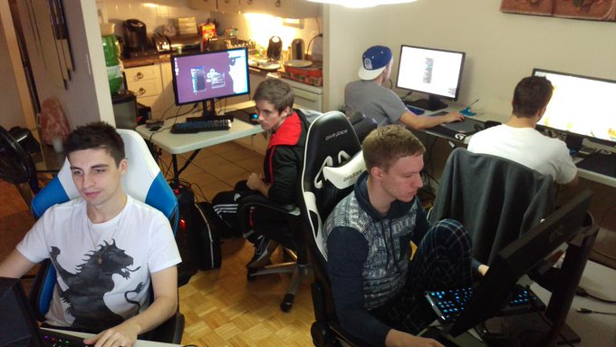 Watch Michael Grzesiek's leaked NSFW photo on TwXstars