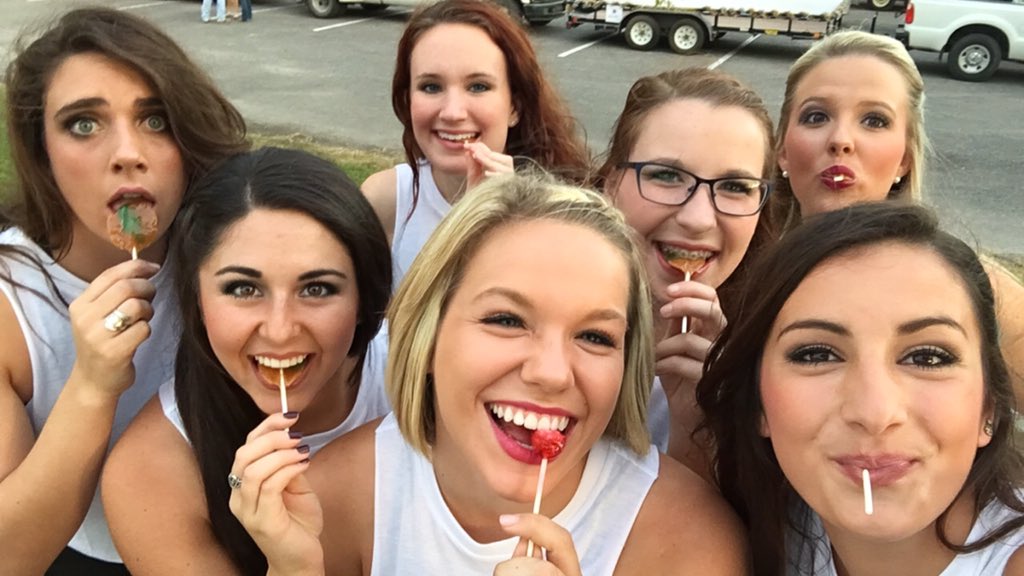 sarahjorden_'s tweet photo. Can't wait to cheer on our Cowboys tonight w/ my fave ladies💙💛 #MSUHC https://t.co/vaXcEP4Mr7
