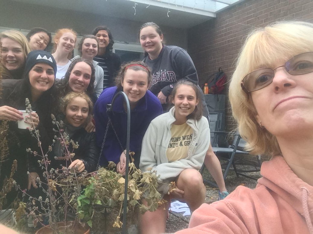 Vassar Squash tweet media