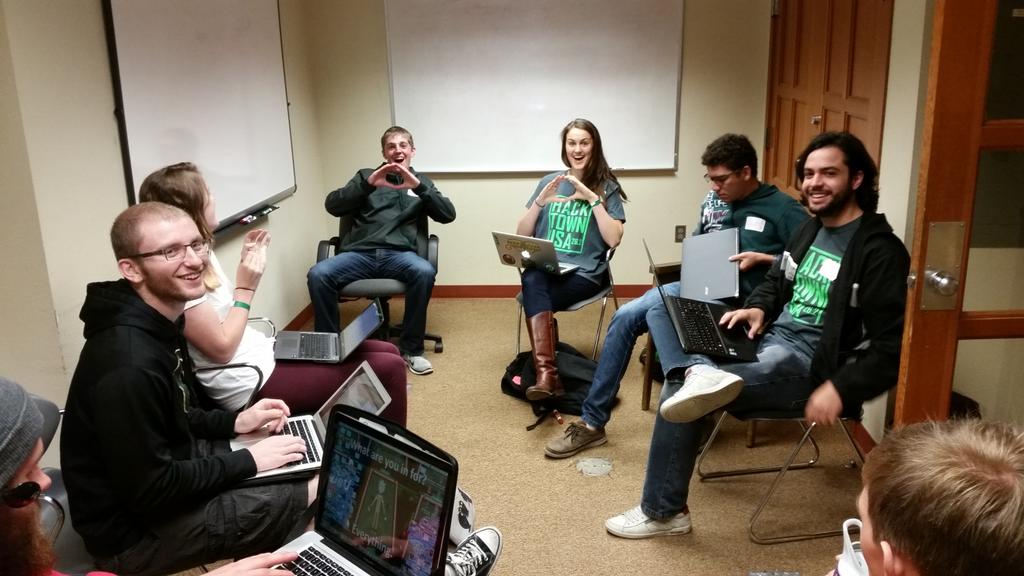 UODevClub's tweet photo. Lunch eaten (Thanks, Noodles &amp; Company!), teams formed, and work has begun. #HackTownUSA2015 https://t.co/Ynokq5Y578