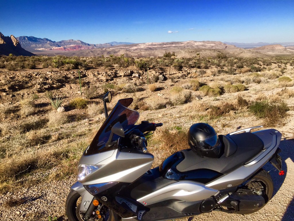 kaderchelef's tweet photo. Las Vegas Relaxing time #Yamaha #TMaX #500 @kder1Production#filmaker#redcamera#film#productions#actor#stunt# https://t.co/Rw7uZBbEC0