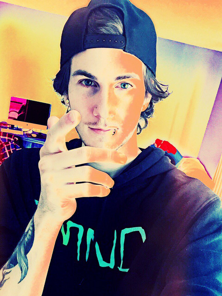 You know we're always working 🎤💎 #FlubTheDuck #VancouverMusic #Ska #HipHop #work