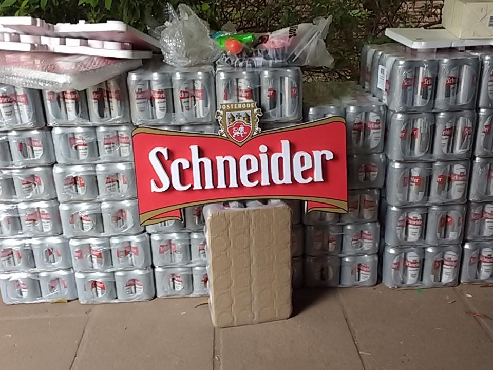 agus_ivan's tweet photo. Gracias @SchneiderARG Por abastecernos para la #queerpongfest #mambos #schneider https://t.co/DzE87GBwV6