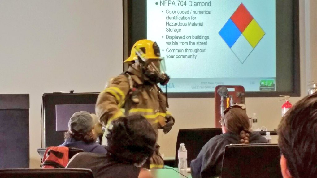 LBCERT's tweet photo. FF's Nash & Rodriguez teaching our #LBCERT class #2015I how to be better #prepared in case of an emergency! https://t.co/SJueidouSU