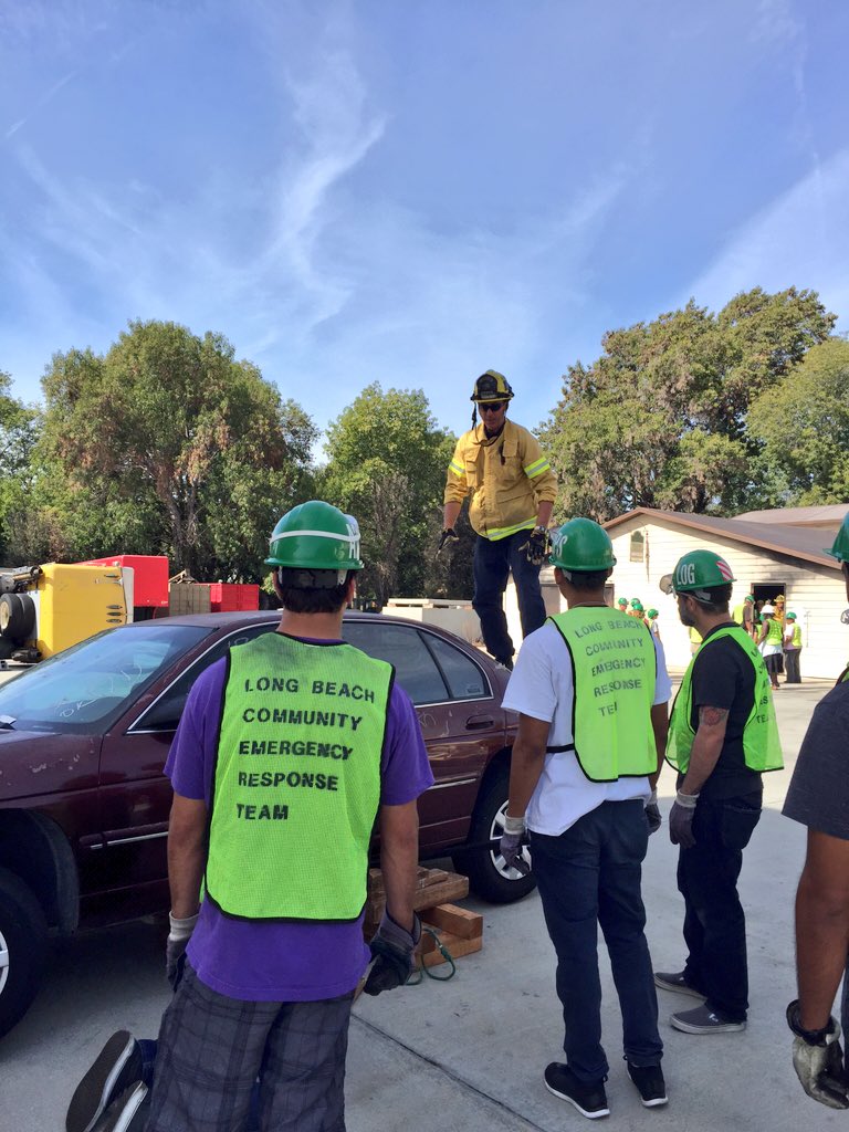 LBCERT's tweet photo. FF's Nash & Rodriguez teaching our #LBCERT class #2015I how to be better #prepared in case of an emergency! https://t.co/SJueidouSU