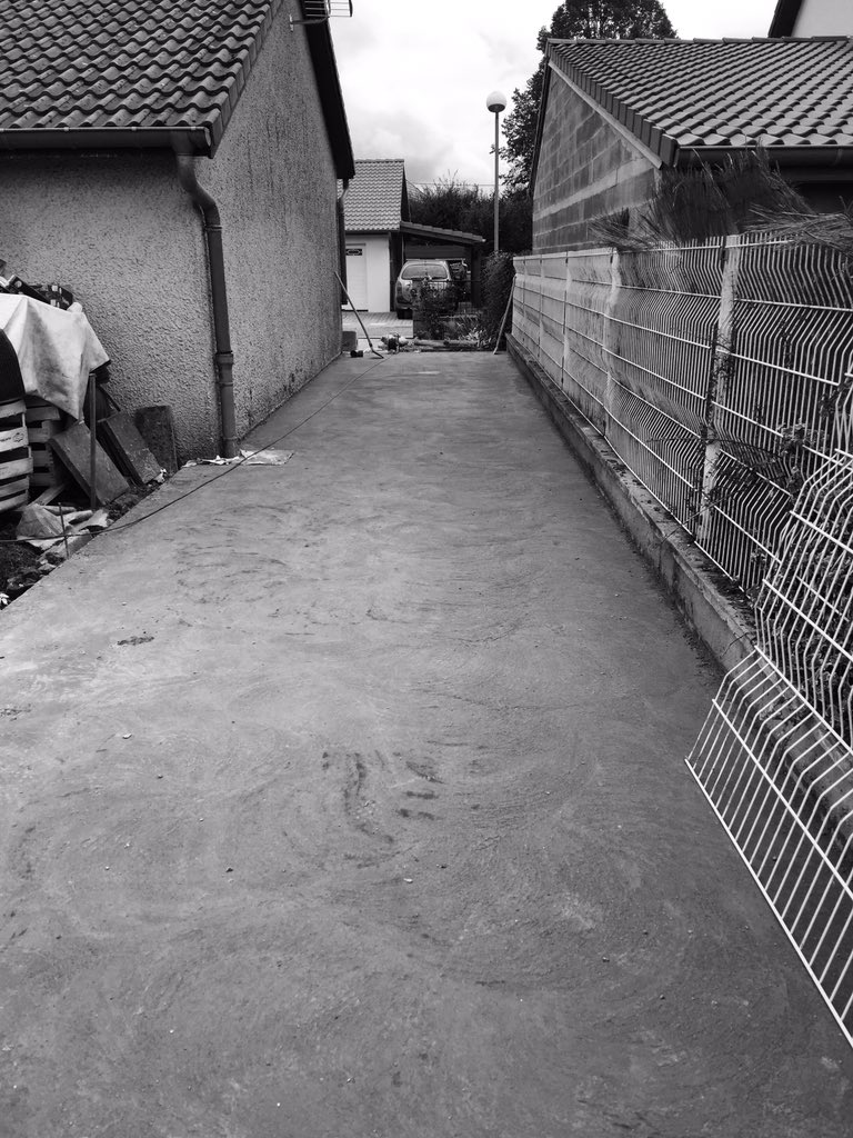 ONKOL_BTP's tweet photo. Réalisation d'un dallage pour garage. #btp #construction https://t.co/tGQ8ZhsnUj