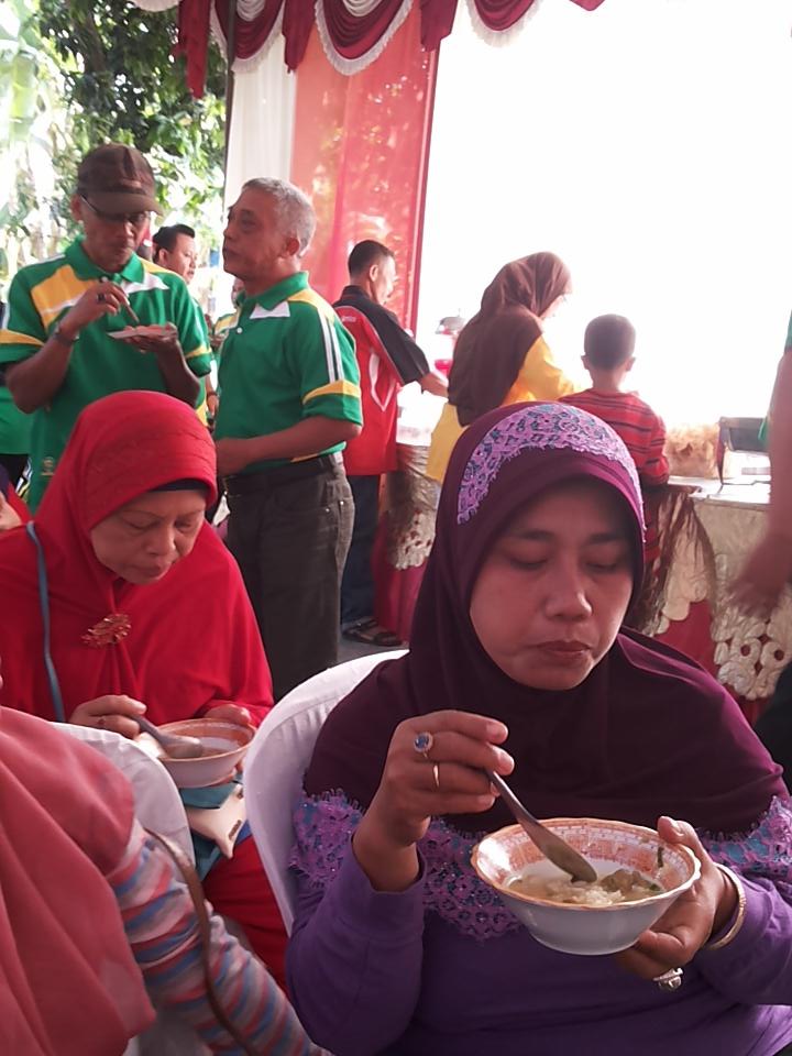pakdhe67's tweet photo. Sarapan pagi stl jalan sehat hantaru kantah ngawi @cfdATRBPN https://t.co/Iq2TRbqKoL