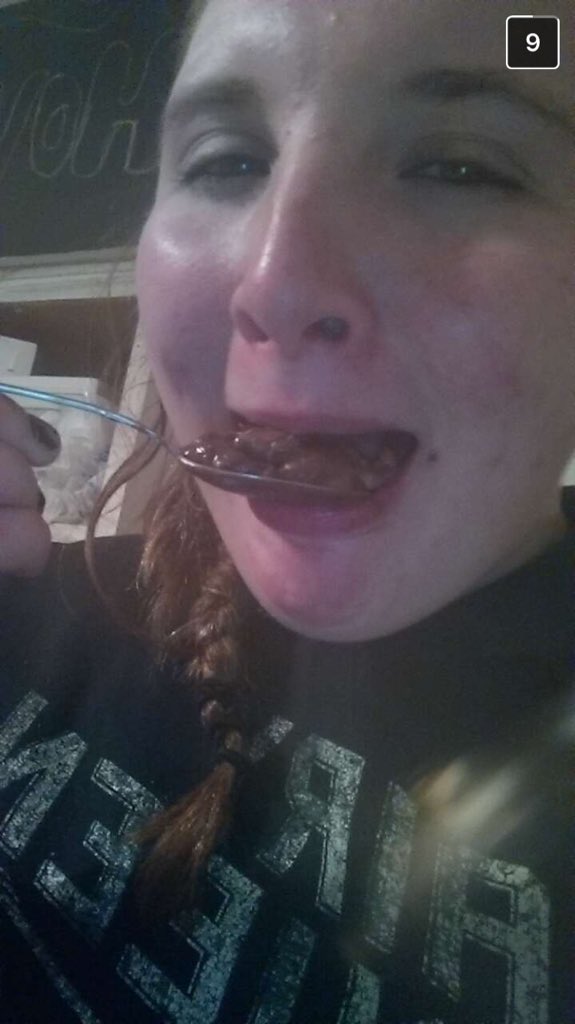 firstd8qzz's tweet photo. Spotted tabioca puddin eating pudding???? https://t.co/7EnJ002MK6