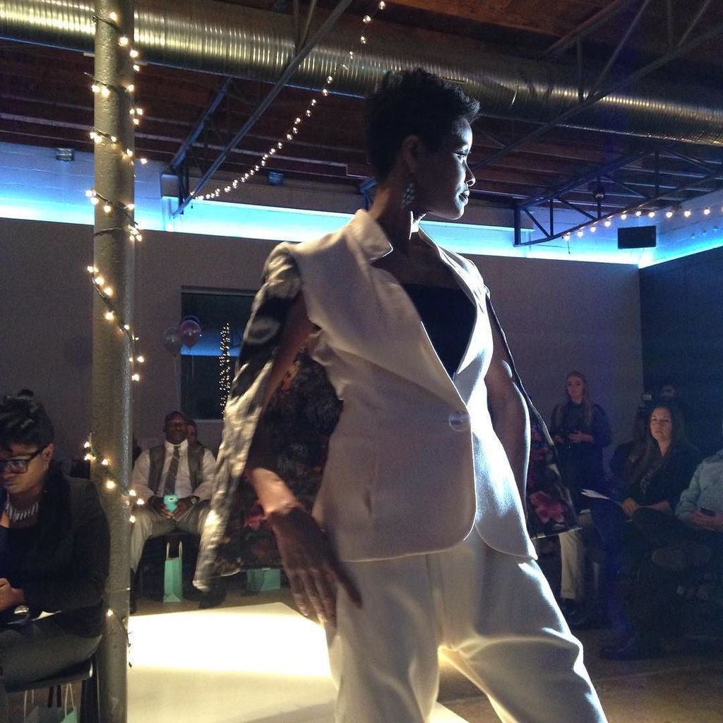 jennbakerblog's tweet photo. Tonight we are at Runway Dallas watching the show of must see designers. #runwaydallas #fa⦠https://t.co/OoeNRFWsn8 https://t.co/Hu4M8jogcB