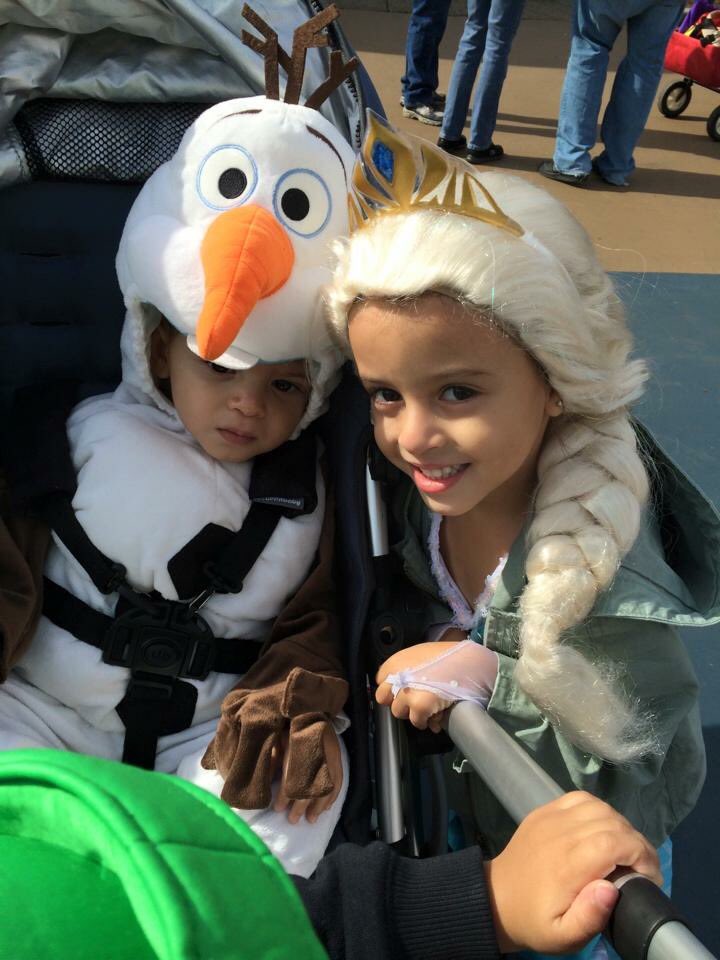 CMO2_'s tweet photo. #ElsaAndOlaf https://t.co/So18biukBW