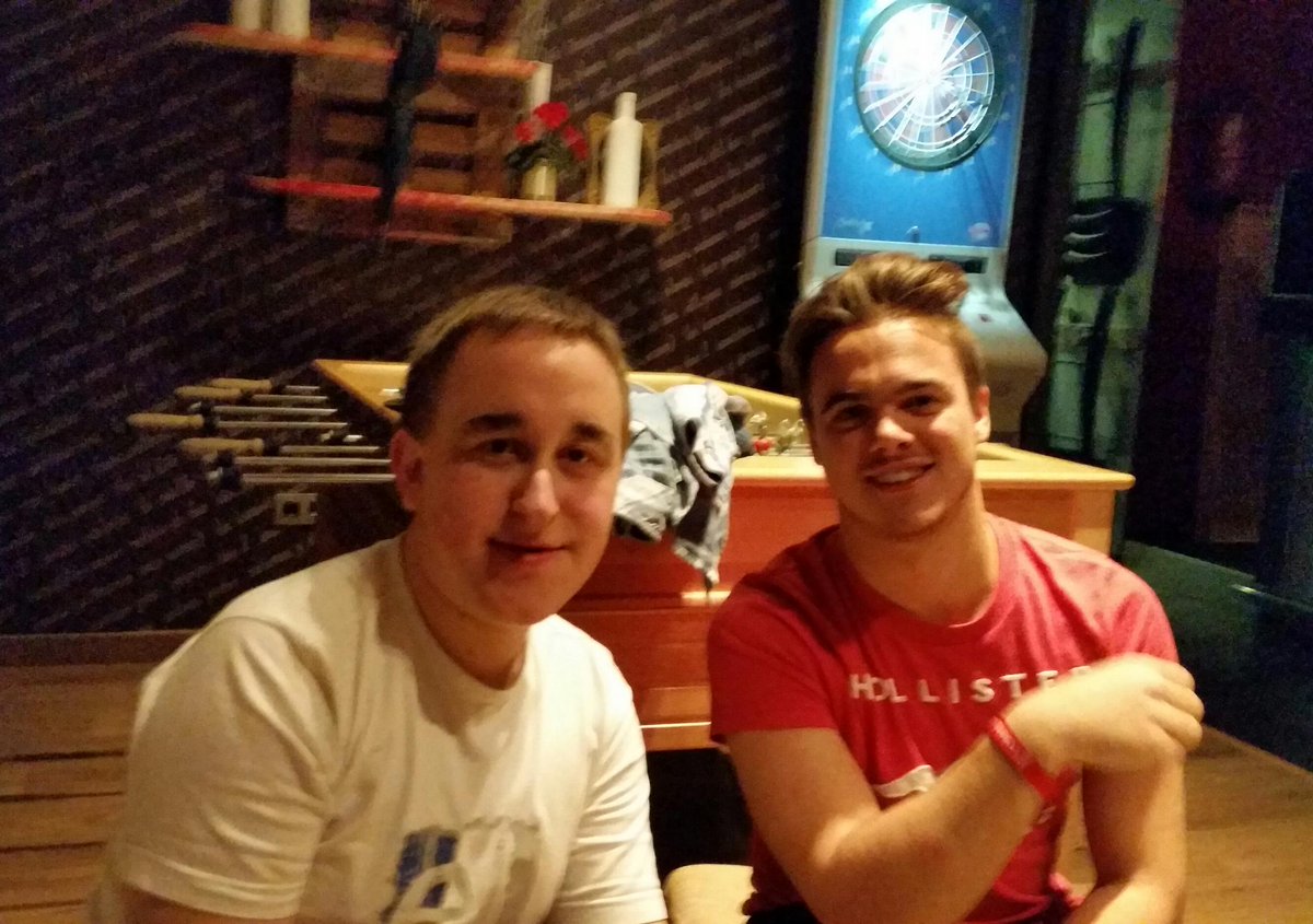 javiejea20's tweet photo. De cervezas con @eduEDM 😀😊👌 https://t.co/7aRhJVT1PZ