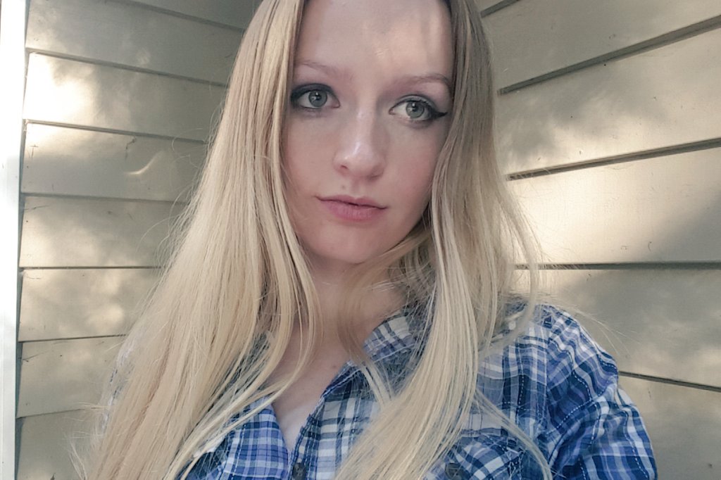 ahnikalh's tweet image. On set as Joanne in Protecting The Family. #sea48horror #keepfilminwa #dontwaitcreate #actress #followyourdreams
