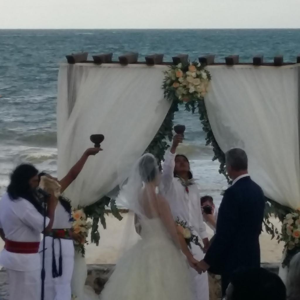 EventsWeddingMx's tweet photo. #mayan #wedding #spiritualwedding #love #cancun #playadelcarmen #weddingplanner https://t.co/am1eofHtlk