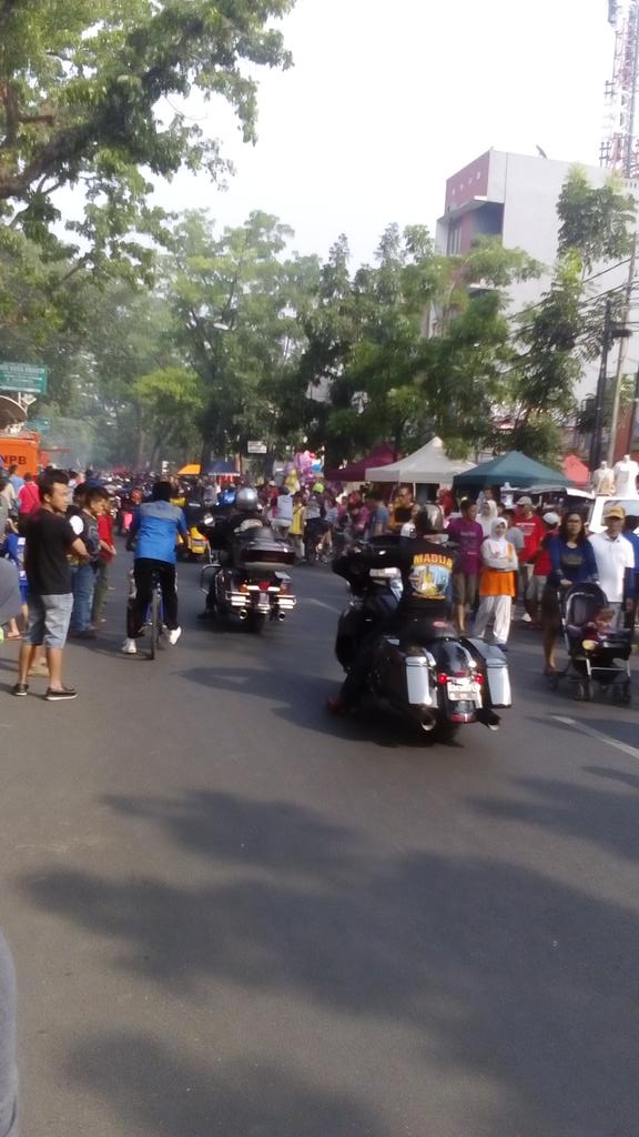 infobandung's tweet photo. RT @rashibintang: @car free day Buah Batu, Bandung.. Eh, car free day kan ya? @ridwankamil https://t.co/lrBmsIqIXY