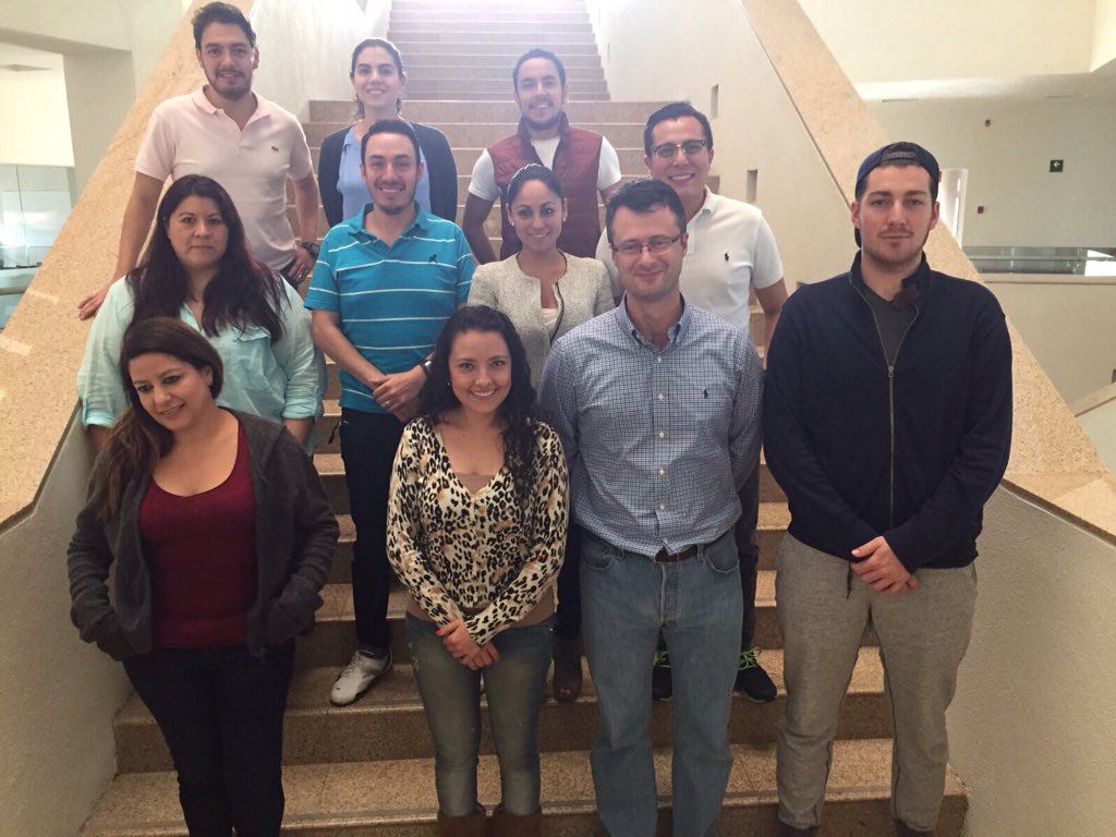 Mishitty's tweet photo. Último día de curso curso e-marketing, redes sociales y comunicación estratégica! https://t.co/xutuEoREIN