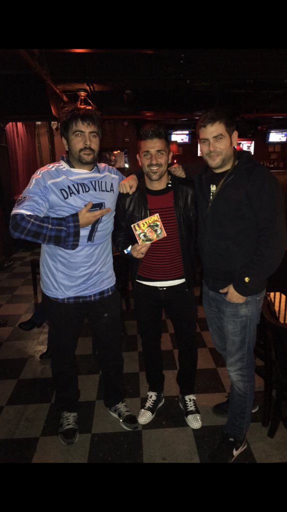 estopaoficial's tweet photo. En Nueva York tuvimos el gran honor de recibir la visita de Super @Guaje7Villa .Todo clase y talento #VillaMaravilla https://t.co/ADedU2mbNj