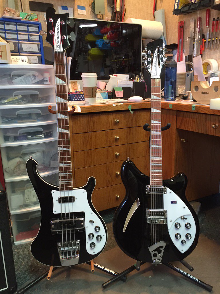 MezeiTone's tweet photo. Check out these matching beauties!Now do I listen to Tom Petty or Motörhead...@RayBanmanMusic @GrahamGrahamjb https://t.co/77qinToH7g