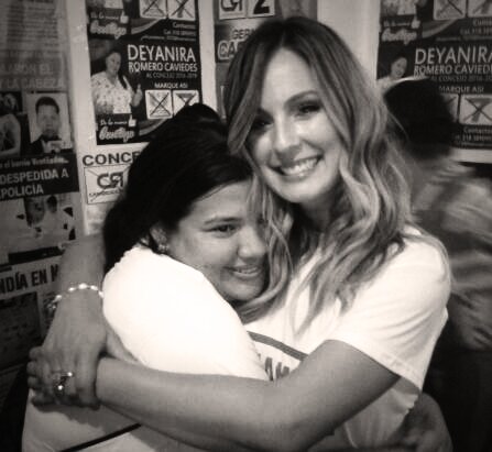 rubykarina's tweet photo. De estos abrazos que llevas en el.corazon y jamas olvida... Te adoro @CLAUDIABAHAMON https://t.co/saAQ3CT8o9
