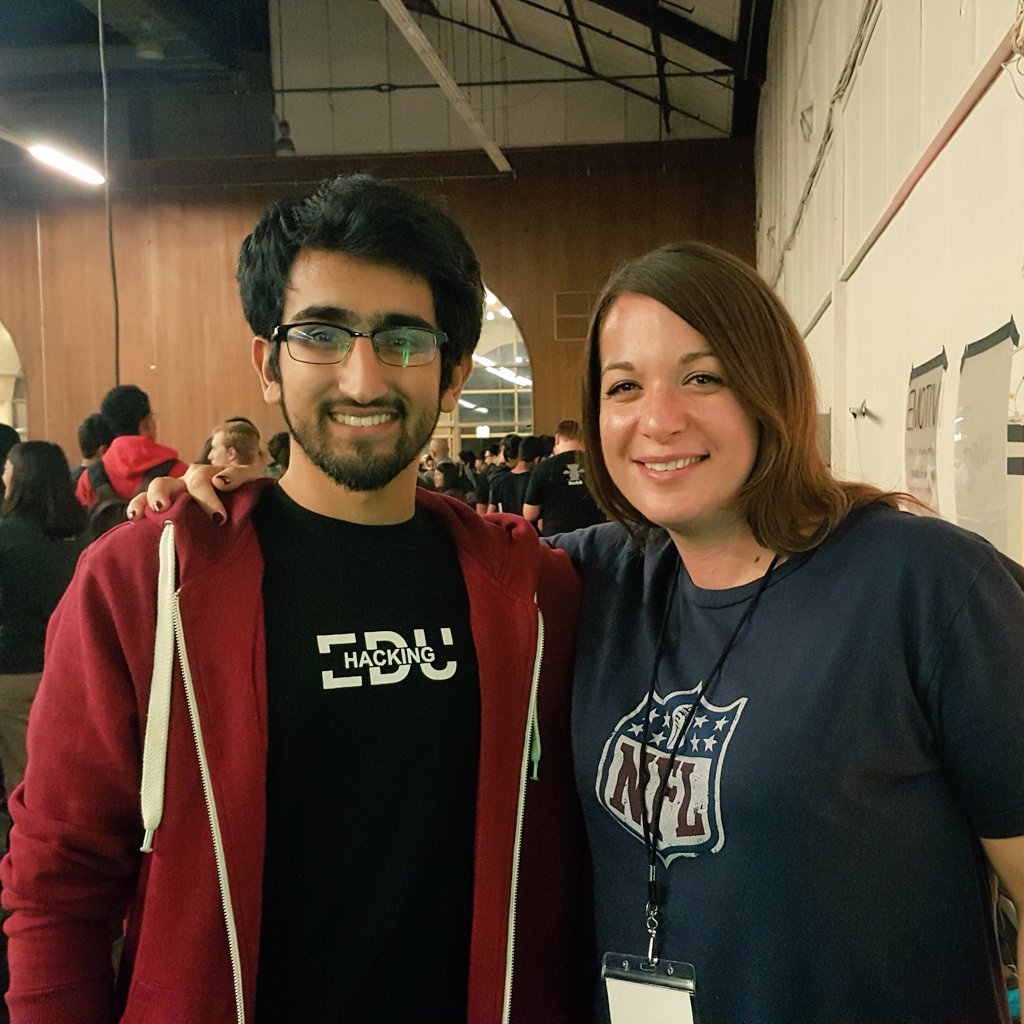SmartGymLabs's tweet photo. Met up with @kellykugler at #HackingEDU! Last time we saw each other was at @AngelHack  #NFLengineers https://t.co/iyBHQveKHu