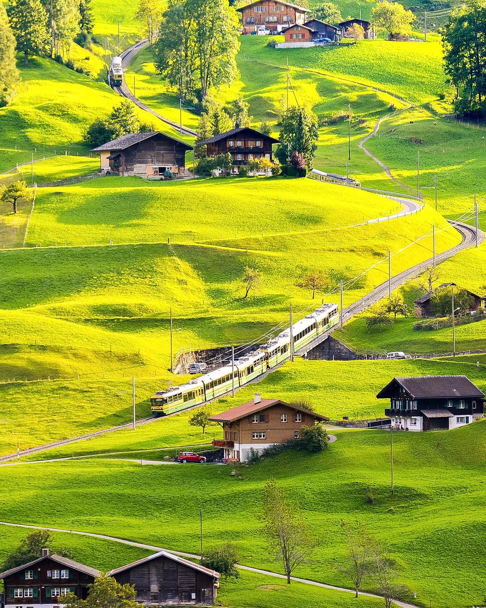 EarthPix's tweet photo. Grindelwald, Switzerland | Photo by sennarelax (IG)jpg https://t.co/V326Bwj7KX