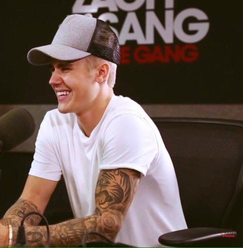 DREWTOKIO's tweet photo. Im gonna tweet 50 pictures   

Every rt = one vote 

(32/50)

#EMABiggestFansJustinBieber https://t.co/60GBXmwyJ1