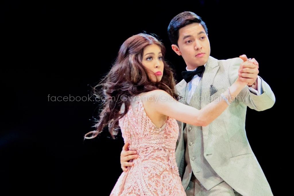 kiriels11's tweet photo. Its like the first dance of their wedding. Its soooo kilig#GodGaveUsALDUB https://t.co/RZ9bDwZeAq