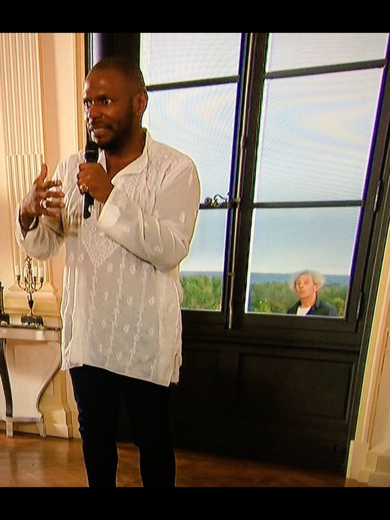 EHolleron's tweet photo. @DHolleron 😂😂😂 Did you see that?! #xfactor #ghost #simonshouse 😳 https://t.co/HDiOV9cw0F