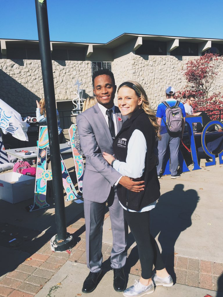 Mackenzie_Music's tweet image. when both your candidates win homecoming king and queen!!!! 😍😍😍 @KimForQueen @JermForKing2015