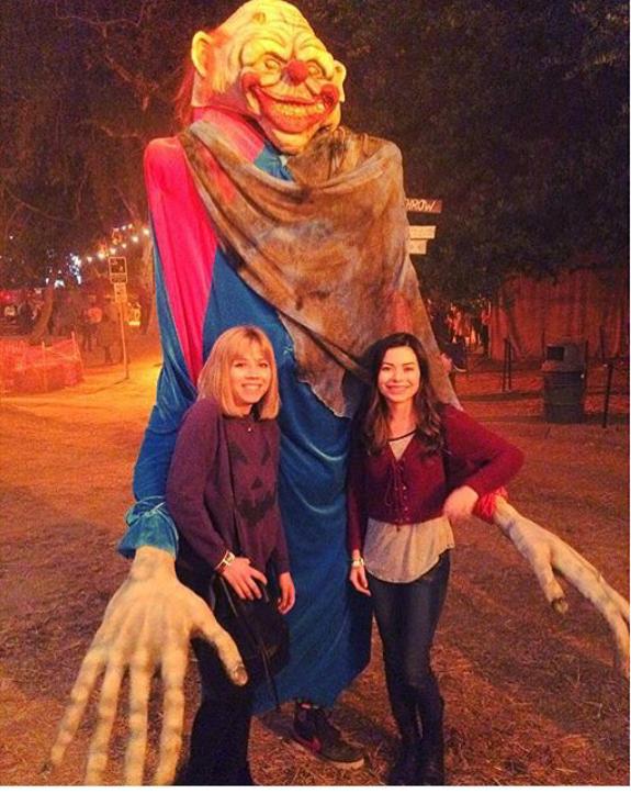 With Carls at the Haunted Hayride <a href="/ItsCarlsShayy/">Carly Shay</a>
