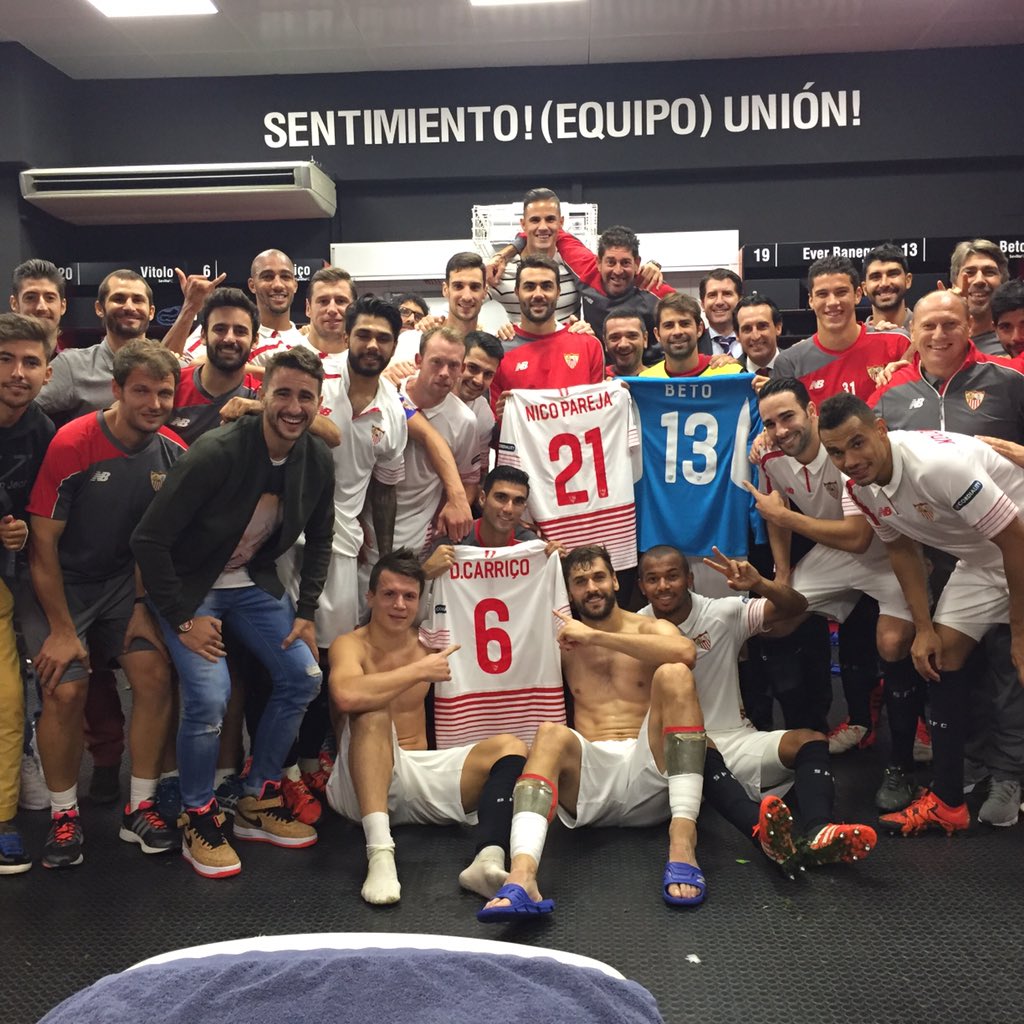 Iborra_Vicente's tweet photo. No hay nada más gratificante que una victoria de equipo.Vuestro espíritu siempre presente capitanes.Un pasito más⚪️🔴 https://t.co/KrBItBFssE