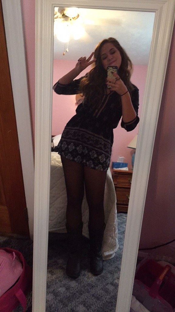 HayniacProblemz's tweet photo. HOLLA HUNTER ILL SEE YOU SOON https://t.co/XL1qee10Q3