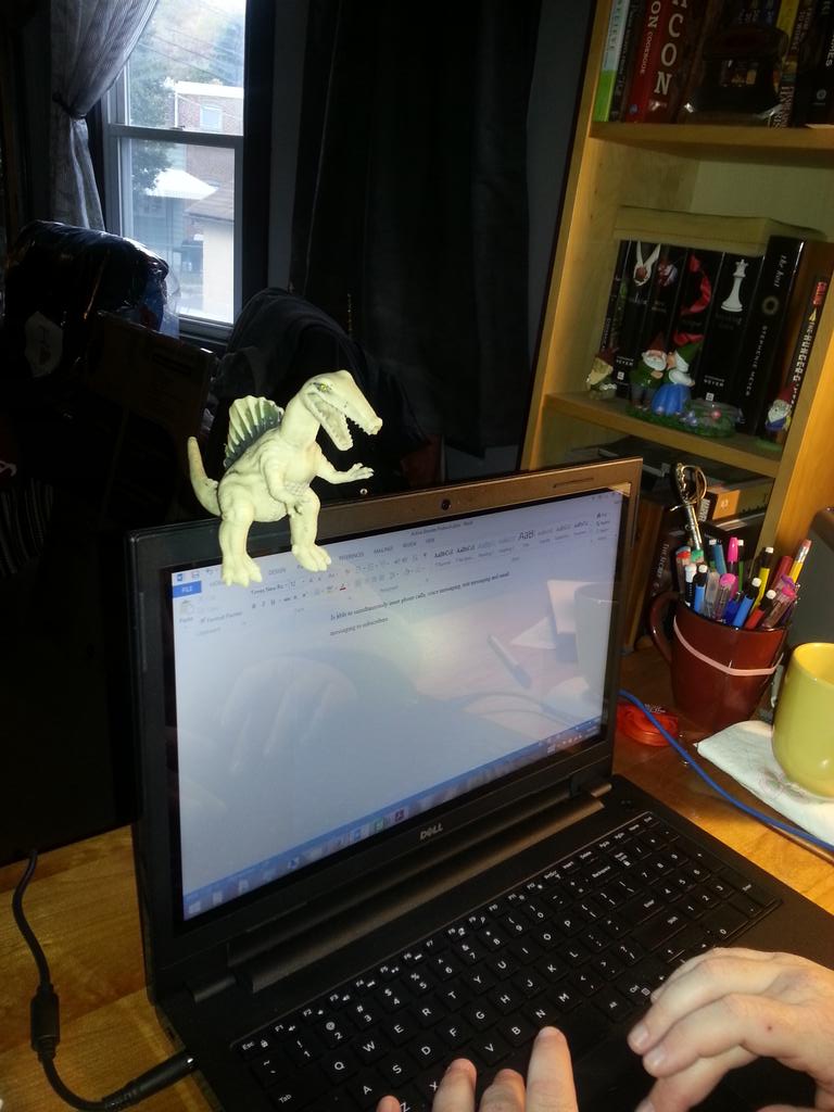 DerpasaurusRekt's tweet photo. Hey mom! Whatcha typin'? @BethBet81 #Derpasaurus https://t.co/omGhb1GAPP