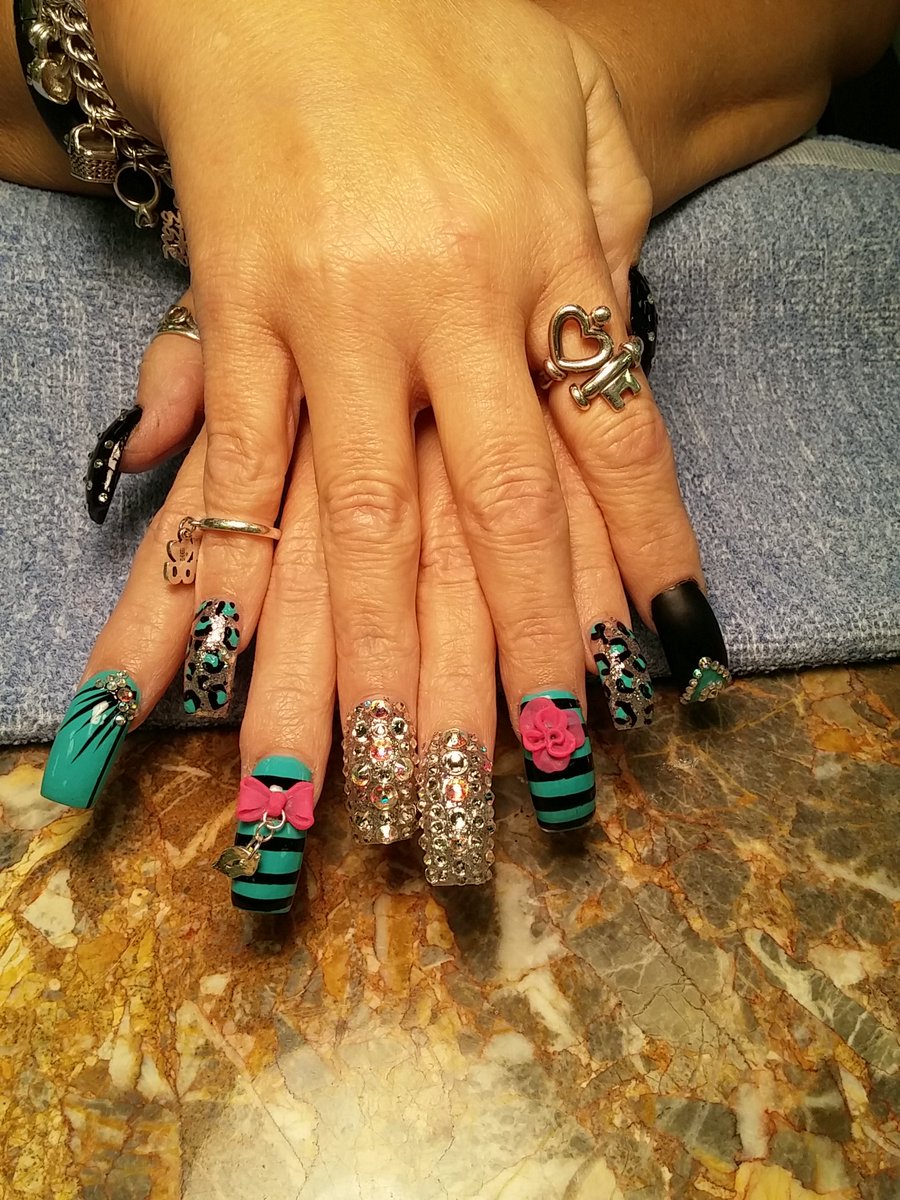 AtlLinda's tweet photo. Love my clients. Tell me do what ever I'm feeling... #beautiful #bold #nailart #nails #creatitive #glamourous https://t.co/3WLSIoQf8T