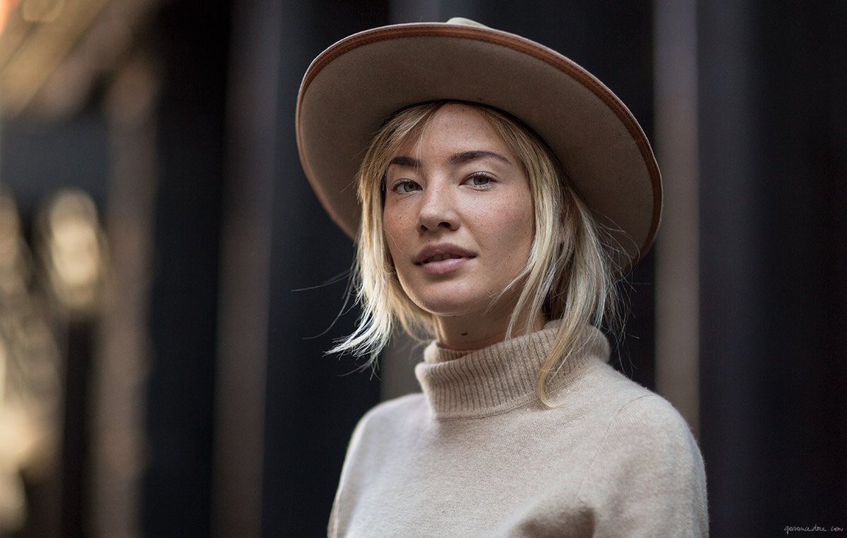 Alana On Crosby Street. / ow.ly/TMvAc <a href="/alana_greszata/">Alana Greszata</a>