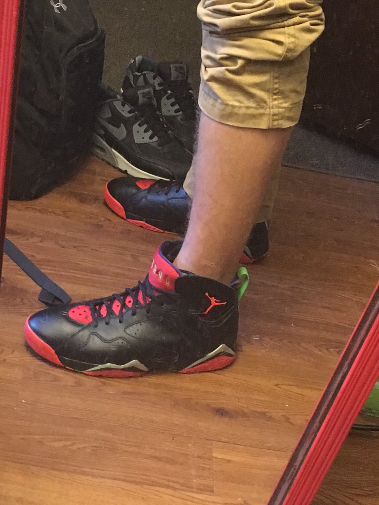 KACProductions1's tweet photo. #KOTD Marvin The Martian 7's #MTM7 #jordan https://t.co/DcBkzsSt8G