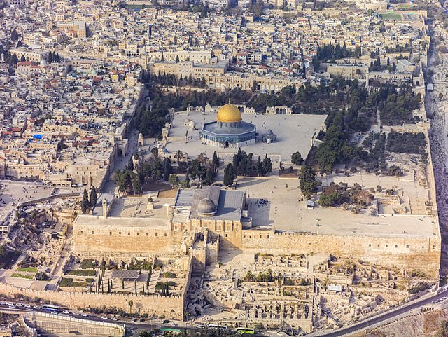 Taf3olKSA's tweet photo. ��بحانك يا من أسريت بعبدك من المسجد الحرام إلى المسجد الأقصى، حرره من يهود، وارزقنا فيه صلاة قبل الممات.
#لأجل_الأقصى https://t.co/SIQSN8XXxV