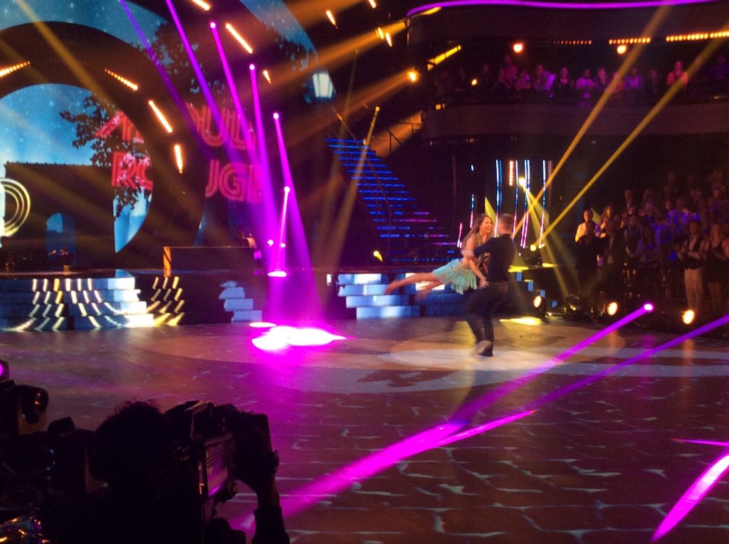 DALS_TF1's tweet photo. #DALS 
RT si vous avez aimé la prestation de @enjoyphoenix et @YannAlrick ! https://t.co/JkJTVNZz37