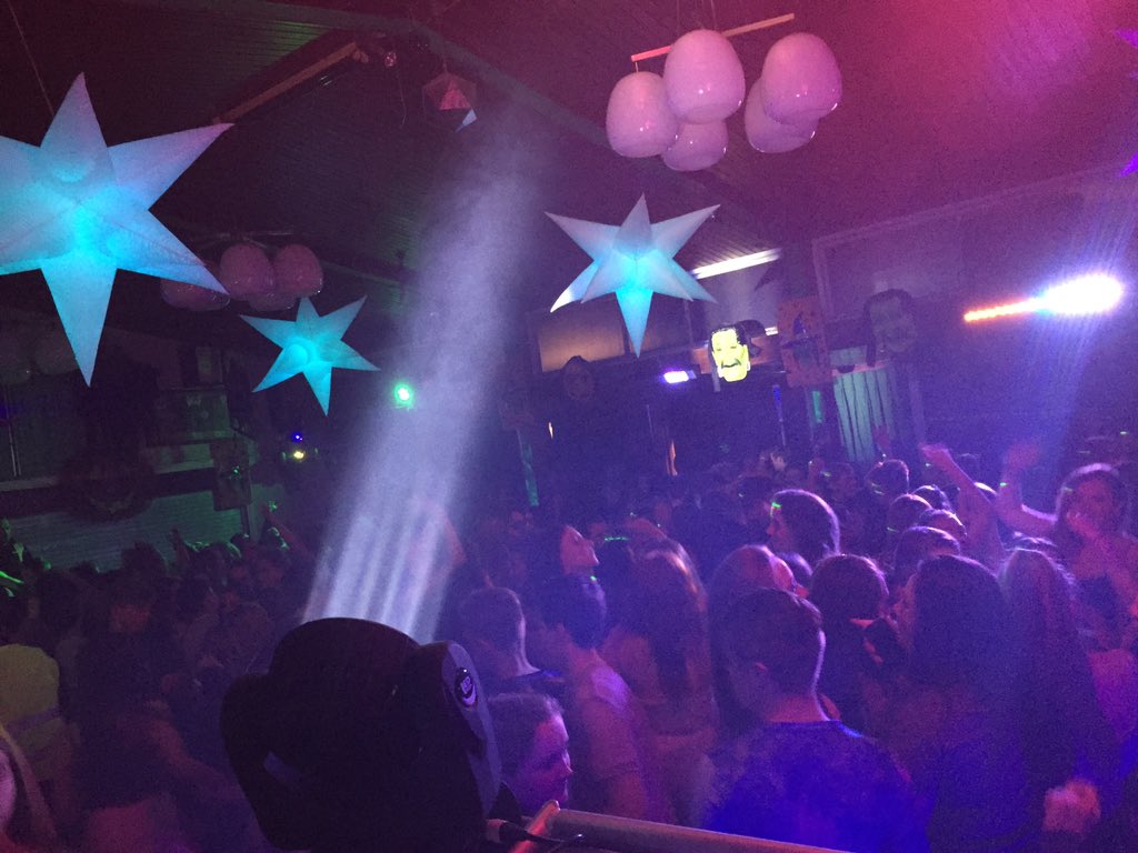rossmckeondj's tweet photo. Djing @thewezz for 2nd years
@Dylan_Mc_Keon https://t.co/oYcAAzqULT
