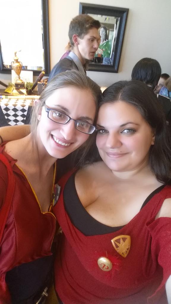 Paradorkable's tweet photo. @colubraeatheart #nerdmagic #sisters #avistrum @avistrumacademy https://t.co/YnPPdCLCes