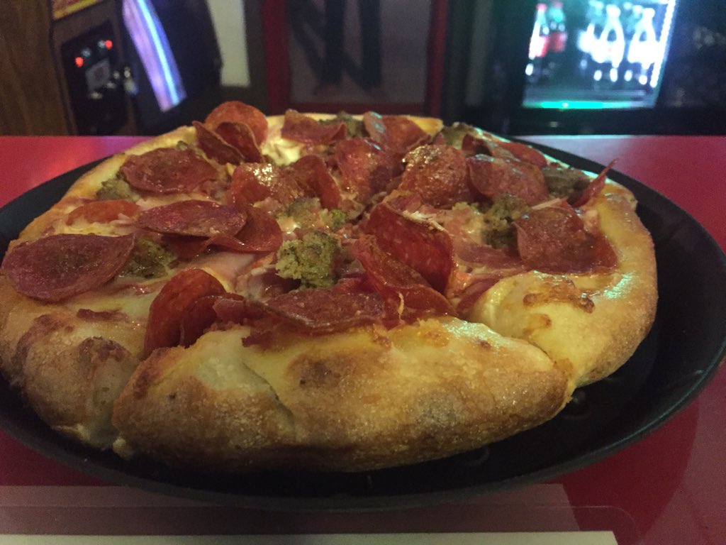 greeksmuncie's tweet photo. Ball State tradition #eatgreeks #parentsweekend2015 https://t.co/gDOKQk324P